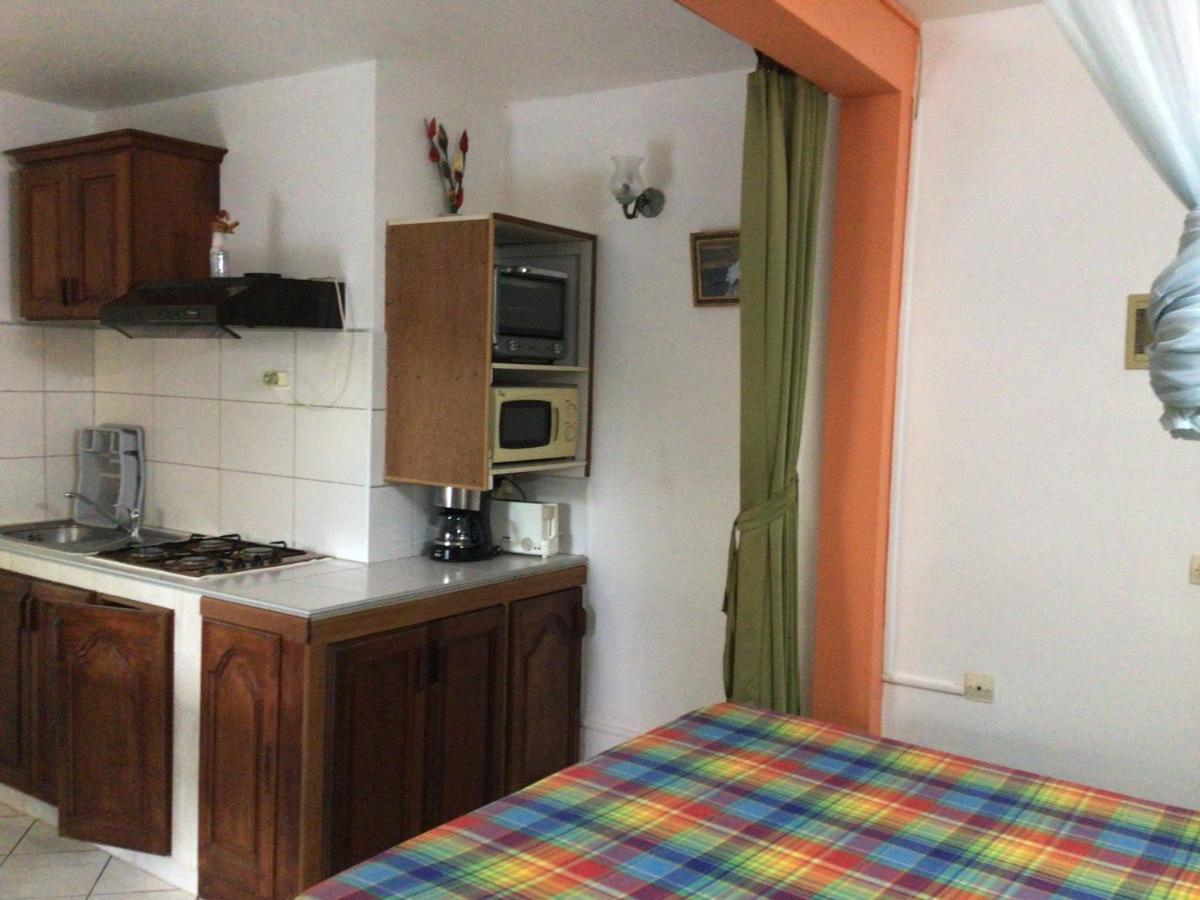 Philippe & Arlette Smith Apartment แซ็งต์-ลูซ ภายนอก รูปภาพ