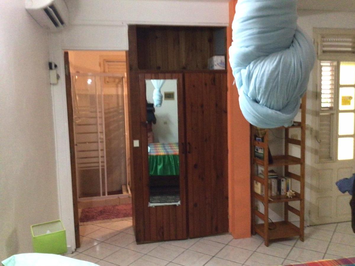Philippe & Arlette Smith Apartment แซ็งต์-ลูซ ภายนอก รูปภาพ